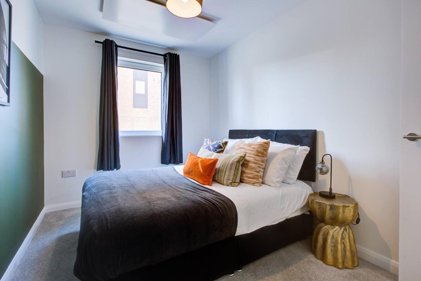 2Bed 2Bath In - Next To Station For 6 Free Parking Διαμέρισμα Άσφορντ Εξωτερικό φωτογραφία